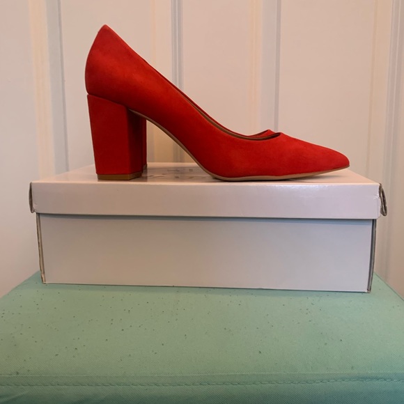 Steve Madden Ashlyn Red Suede Nubuck Heels - Picture 3 of 7